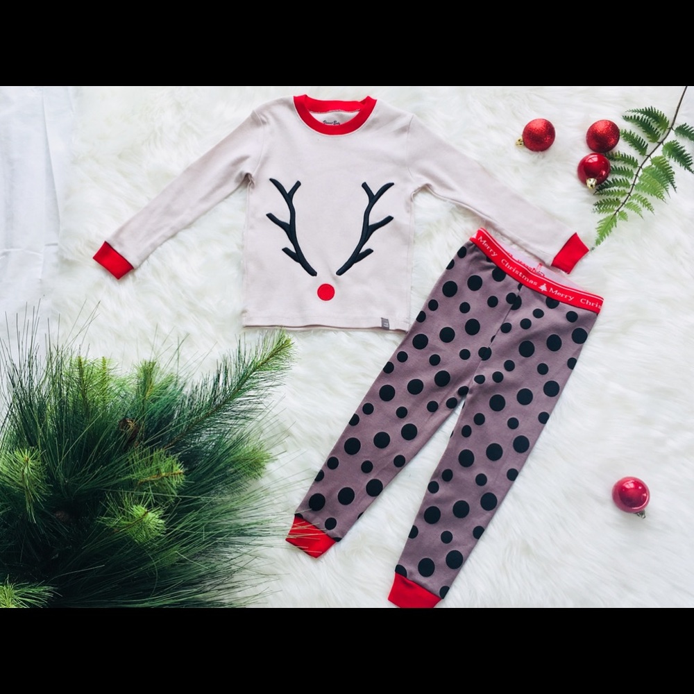 Rudolph pajamas! - Picture 1 of 4
